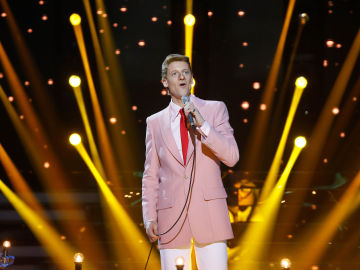Edu Soto canta 'Unchained Melody' en la semifinal de 'Tu Cara Me Suena'