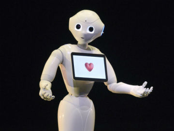 El padre del robot Pepper crea un nuevo androide para remediar la soledad.