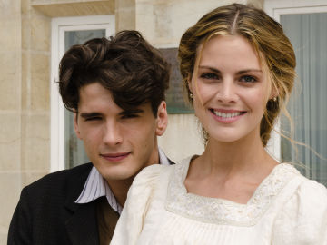 Yon Gonz&aacute;lez y Amaia Salamanca protagonizaron 'Gran Hotel' en Antena 3