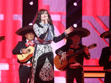 Lorena G&oacute;mez es Roc&iacute;o Durcal en 'Tu Cara Me Suena'