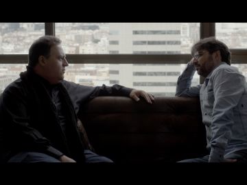 Jordi &Eacute;vole con Sebasti&aacute;n Marroqu&iacute;n, hijo de Pablo Escobar, en 'Salvados'