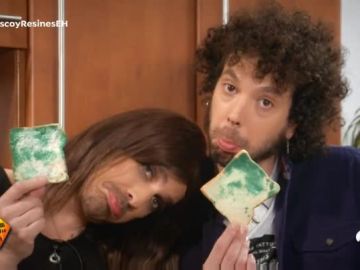 Juan y Dami&aacute;n rinden homenaje al pan