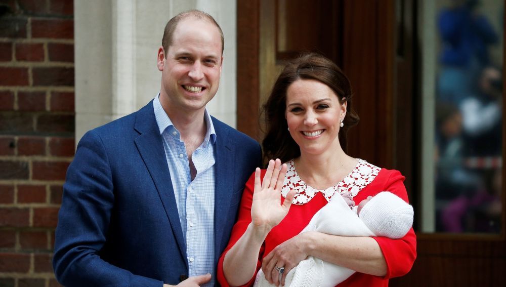 El príncipe Guillermo y Kate Middleton, con su tercer hijo