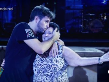 La emotiva sorpresa de Pablo López a Jacinta en uno de sus conciertos