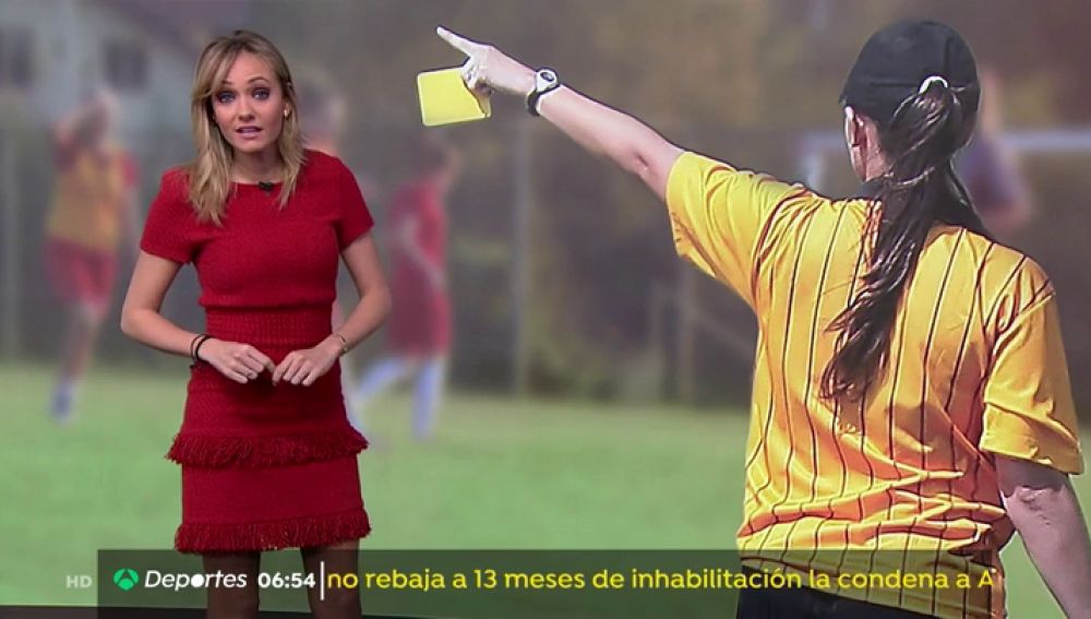 Una niña árbitro deja el fútbol por las amenazas y los insultos