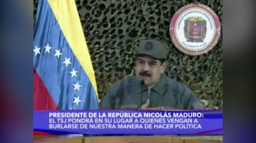 Maduro: "He viajado al futuro y he vuelto. Todo saldrá bien en el país" Maduro: "He viajado al futuro y he vuelto. Todo saldrá bien en el país"