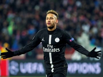 Neymar celebra un gol con el PSG