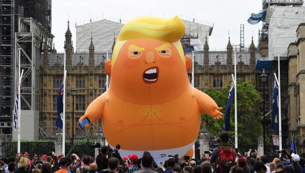 'Baby Trump' sobrevuela el centro de Londres en protesta por la visita del presidente a Reino Unido