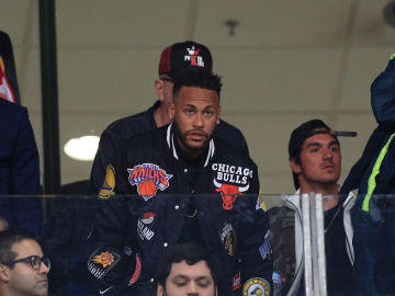Neymar presencia un partido de Brasil