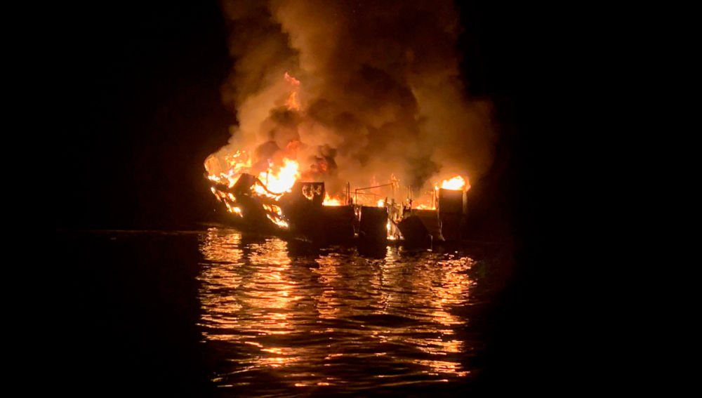 Incendio en un barco de buceo en California
