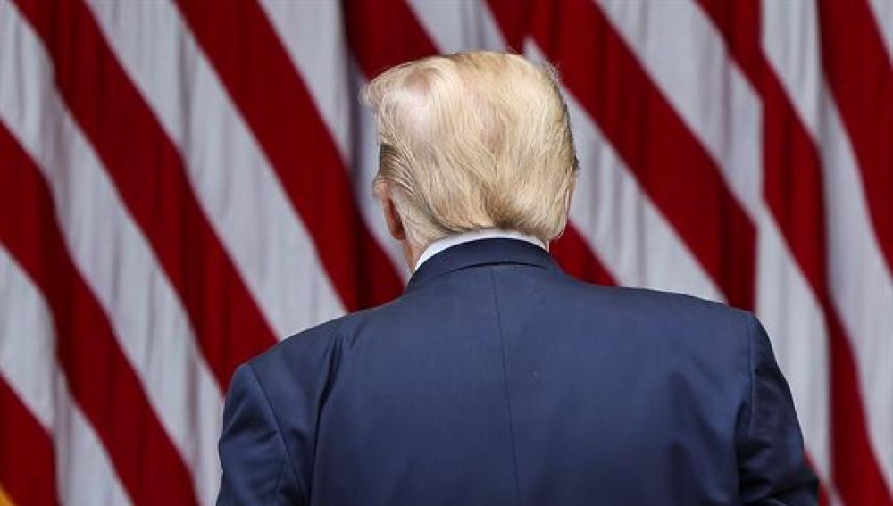 Donald Trump de espaldas