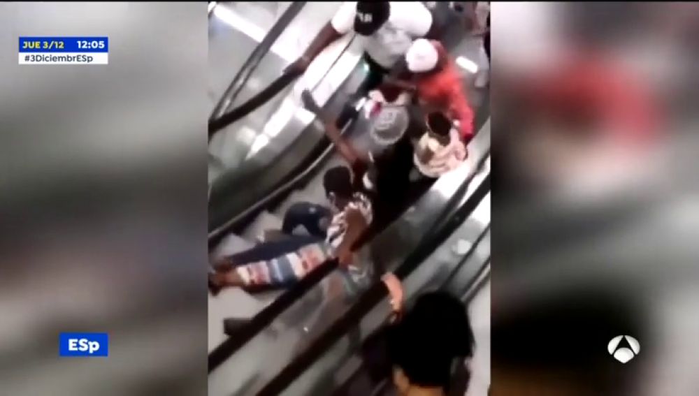 20 caídas diarias en las escaleras mecánicas del primer centro comercial de Camerún