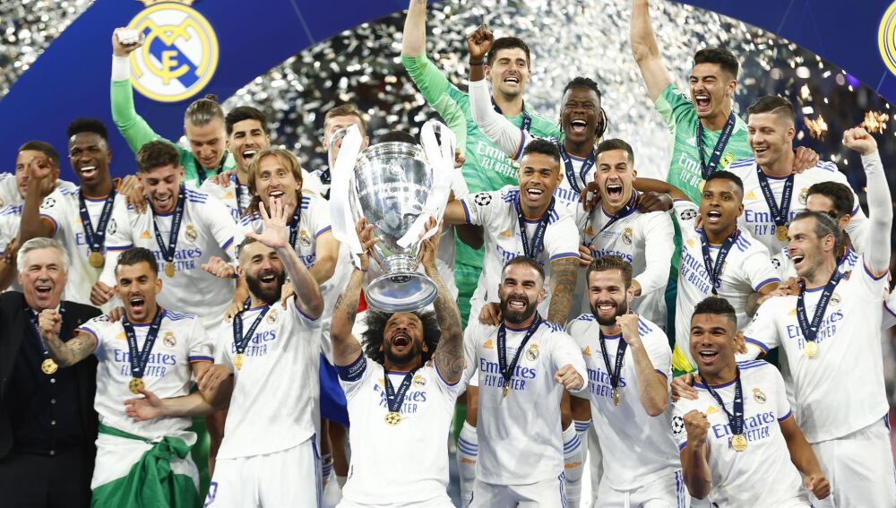 Marcelo levanta al cielo de París la Decimocuarta del Real Madrid