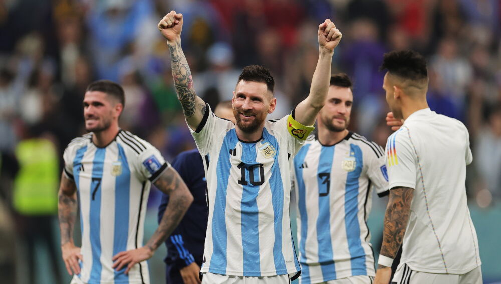 Leo Messi celebra la victoria ante Croacia