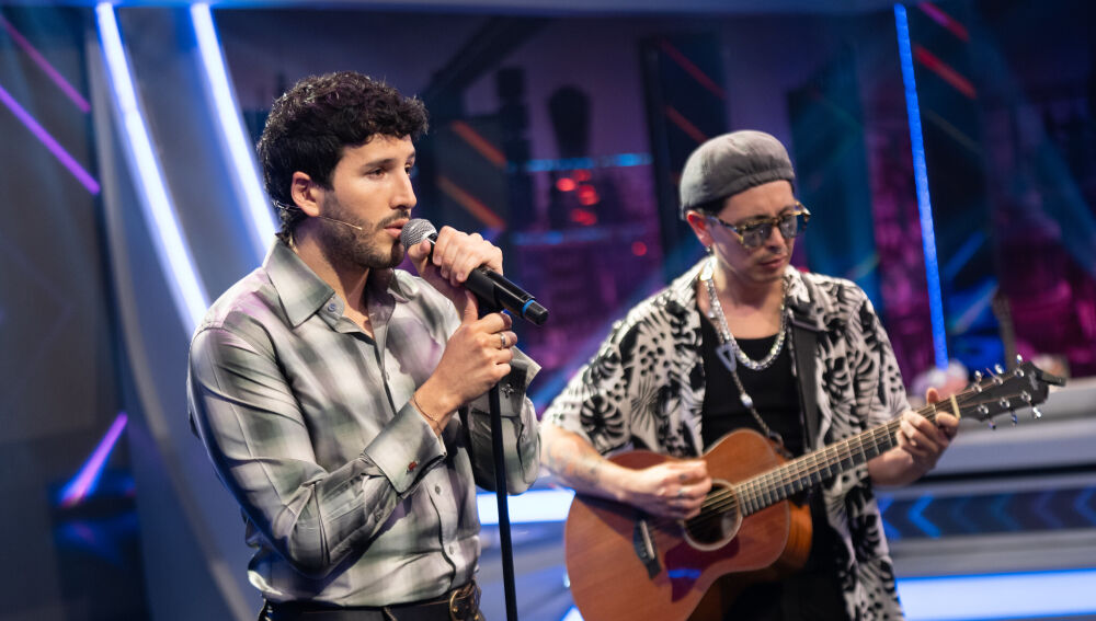 Sebastián Yatra presenta su nuevo single 'Disco rayado' en 'El Hormiguero'