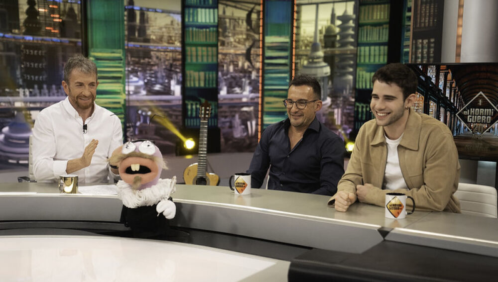 Alejandro Amenábar se broma de los fallos de Julio Peña en el juego de las hormigas: “Es que lo tomo muy en serio” 