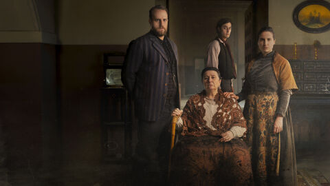 Descubre los oscuros personajes de 'La sombra de la tierra' en Antena 3 Internacional Descubre los oscuros personajes de 'La sombra de la tierra' en Antena 3 Internacional