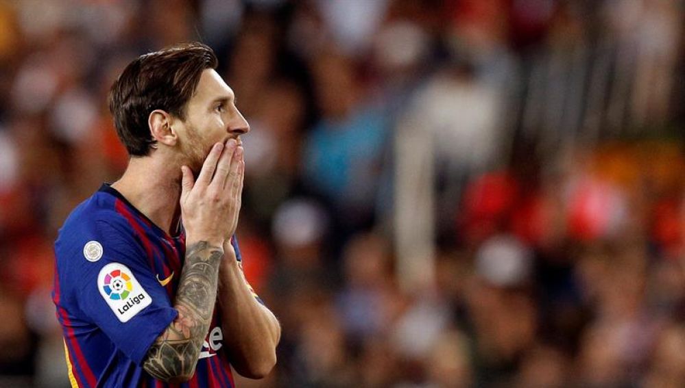 Messi durante el Valencia - Barcelona