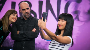 Yibing habla en 'El Hormiguero 3.0' sobre la obsesión de los retoques y el poder del maquillaje en China Yibing habla en 'El Hormiguero 3.0' sobre la obsesión de los retoques y el poder del maquillaje en China