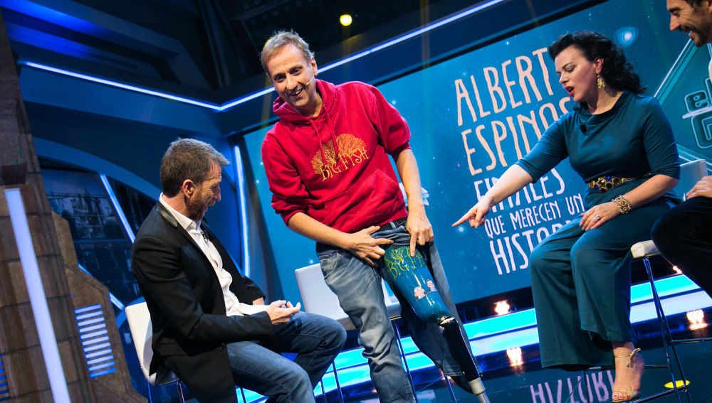VÍDEO: La emotiva historia de la prótesis de Albert Espinosa dedicada a 'El Hormiguero 3.0'