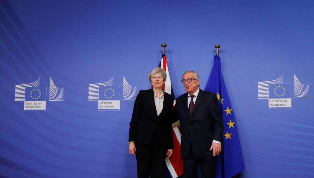 Theresa May y Jean Claude Juncker