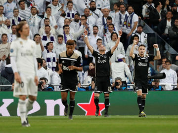 Ziyech celebra el 0-1 contra el Real Madrid