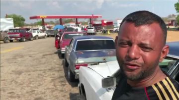Colas para echar gasolina en Venezuela Colas para echar gasolina en Venezuela