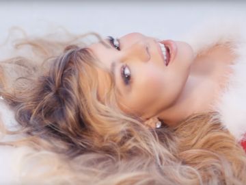 Mariah Carey en el nuevo vídeo de 'All I Want For Christmas Is You'