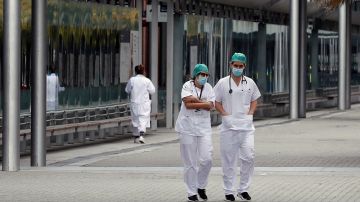 A3 Noticias Fin de Semana (28-03-20) La cifra de muertos diaria por coronavirus llega a su máximo en España: 832 en 24 horas A3 Noticias Fin de Semana (28-03-20) La cifra de muertos diaria por coronavirus llega a su máximo en España: 832 en 24 horas
