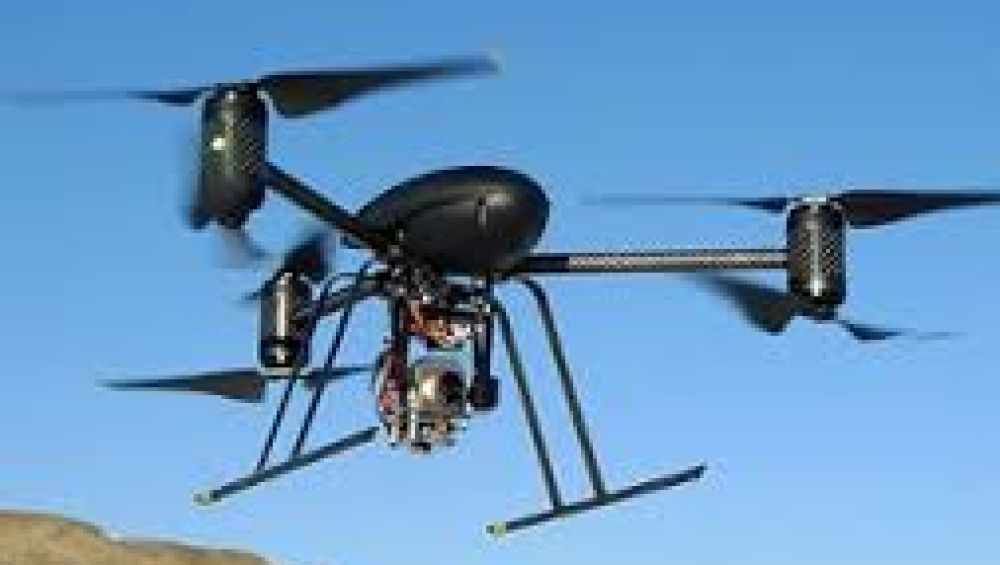 Drones y agentes vigilan el cumplimiento de las restricciones en Madrid desde hoy