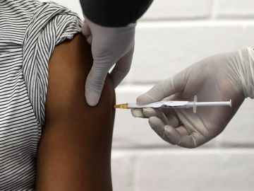 Moderna asegura que su vacuna contra el coronavirus "induce una robusta respuesta inmunológica" en primates