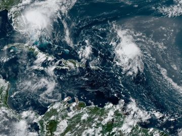 La tormenta tropical Isaías llega a Florida tras reducir su marcha 