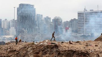 Rabia en las calles de Beirut por la violenta explosión: "Hemos retrocedido 100 años" Rabia en las calles de Beirut por la violenta explosión: "Hemos retrocedido 100 años"