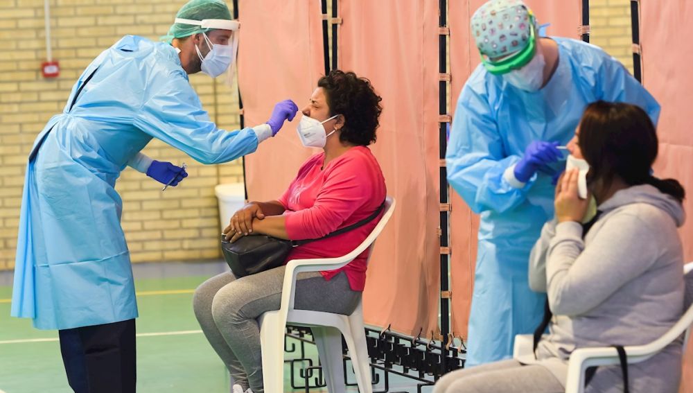 A3 Noticias Fin de Semana (17-10-20) España vive su peor semana en número de contagios de coronavirus desde el mes de abril