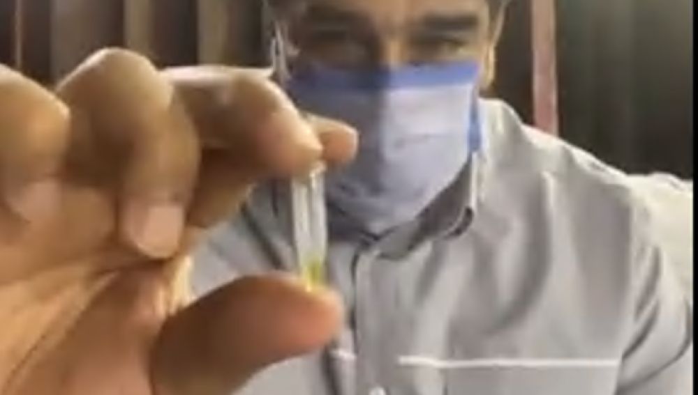 Nicolás Maduro muestra la molécula TR-10 contra el coronavirus