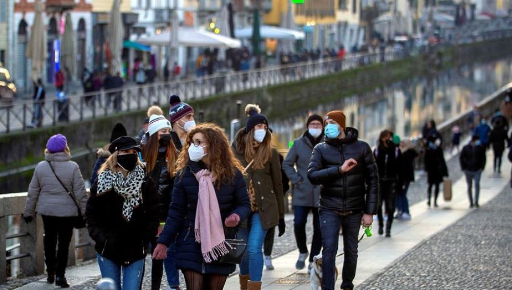 Así evoluciona la pandemia del coronavirus por edades en España