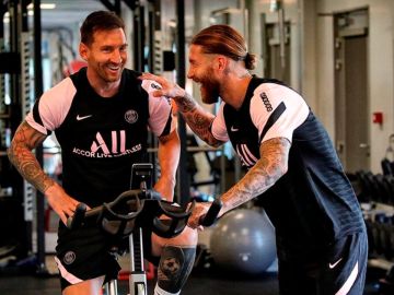 Así ha sido el primer día de Messi entrenando con el PSG: complicidad con Sergio Ramos y Neymar