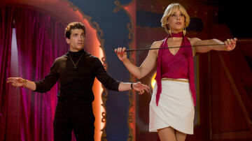 Ángel busca salvar su circo mientras Bárbara oculta un amor secreto en el primer capítulo de ‘Cristo y Rey’ Ángel busca salvar su circo mientras Bárbara oculta un amor secreto en el primer capítulo de ‘Cristo y Rey’