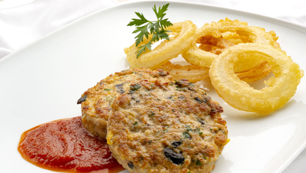 Cocina abierta de Karlos Arguiñano - Programa 2969: Ensalada de judías con patata nueva y hamburguesa de pollo con aros de cebolla