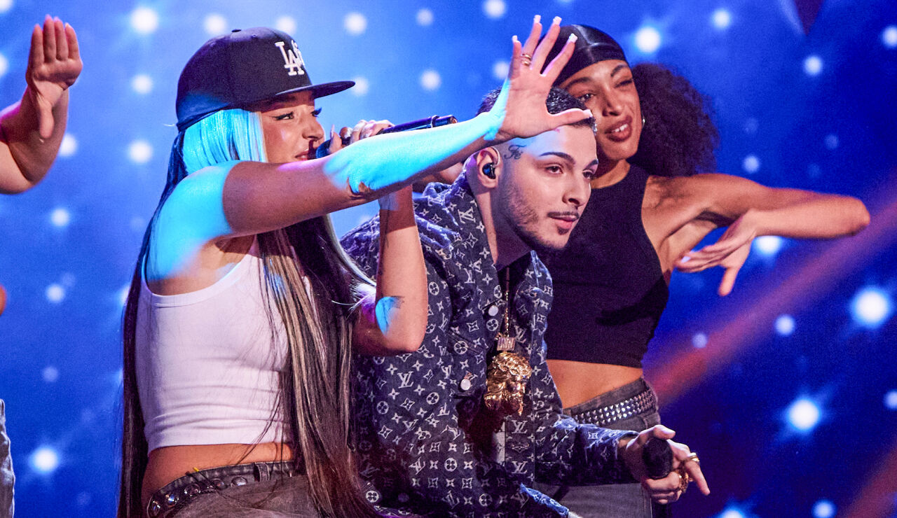 ¡Increíble! Lola Índigo y RVFV encienden el plató de La Voz Kids con ‘Casanova’ 