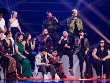 ¡Emoción en el escenario! El homenaje de los dieciséis talents del Asalto final a los coaches de La Voz ¡Emoción en el escenario! El homenaje de los dieciséis talents del Asalto final a los coaches de La Voz